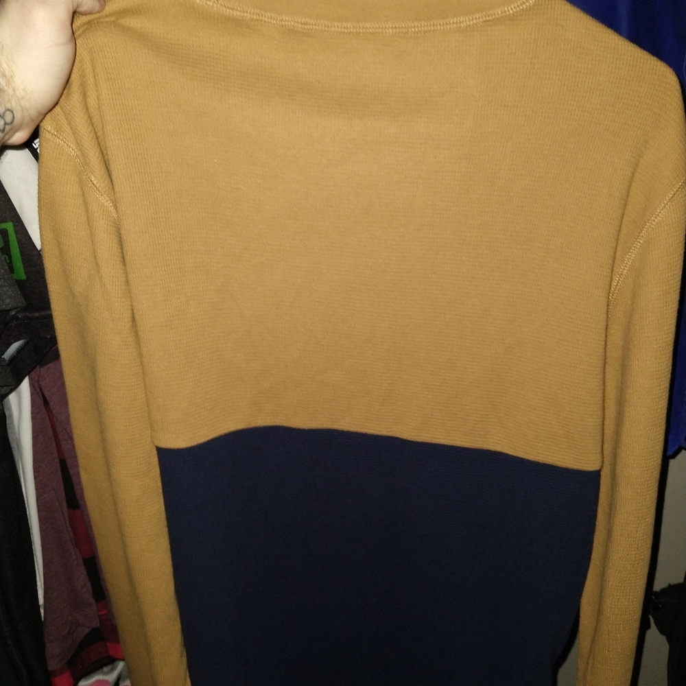 American Eagle LS shirt